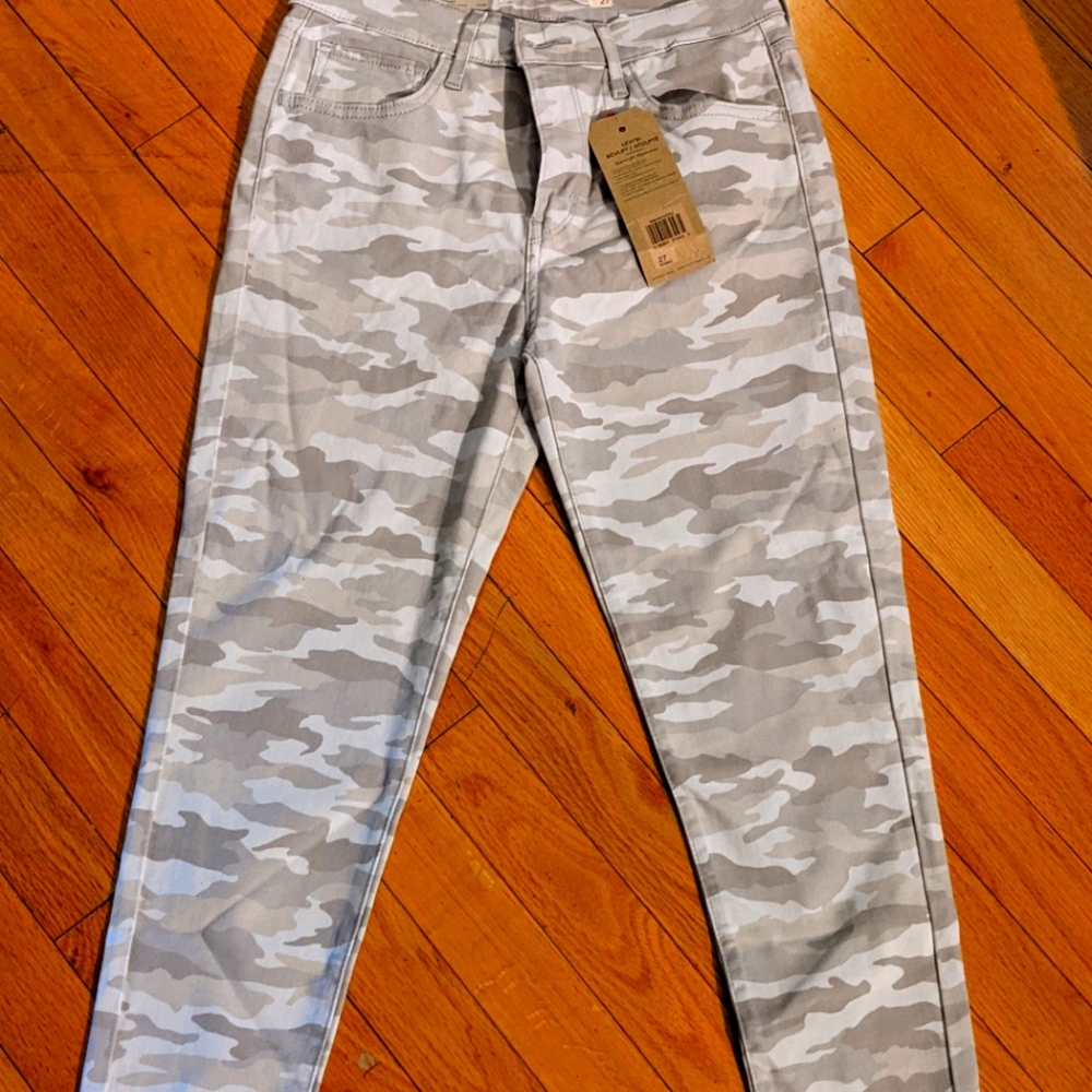 Levis high-rise super skinny cropped camo pants